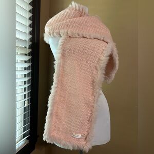 Luxurious Pink Fur-Trimmed Scarf